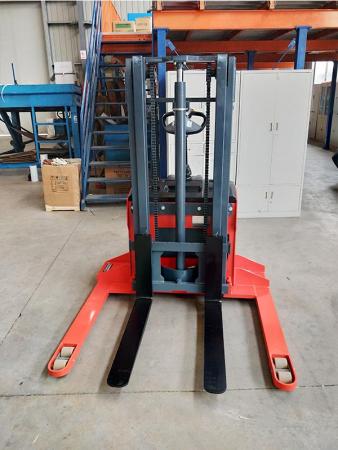 Electric pallet stacker manufacturer