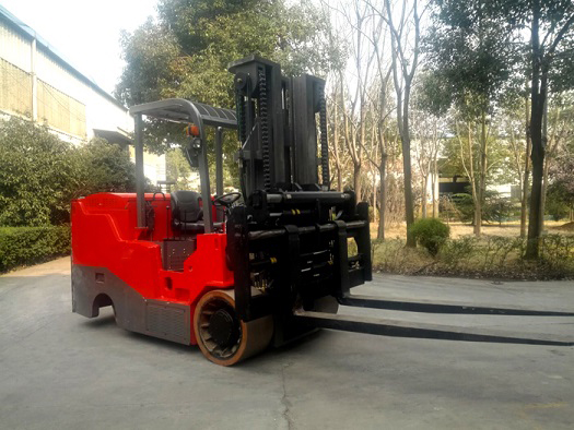 Le plus grand chariot élévateur électrique à contrepoids en Chine